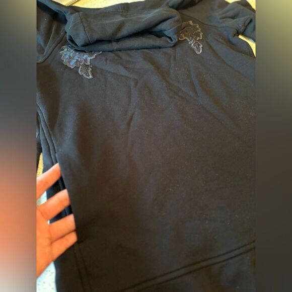 LULULEMON•Embroidered Patched Funnel Cowl neck sweatshirt - Picture 6 of 7